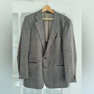 VTG %100 wool Hardy Amies blazer super comfortable and warm, unisex